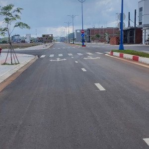 bán gấp mặt tiền 3/2 phước hưng, bà rịa. trục đường kinh doanh buôn bán. 4 tỷ tròn