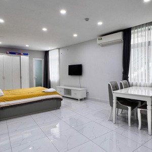 cho thuê căn hộ studio 50m2 tone trắng full dịch vụ ngay cầu điện biên phủ - bình thạnh