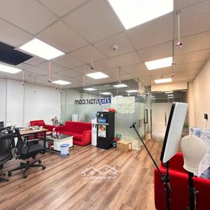 cho thuê tầng lửng 100m² tại mặt phố 111 nguyễn xiển - thanh xuân. chia sẵn phòng và có sàn gỗ