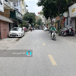 bán căn góc, nhà mặt phố 42 sài đồng 65,6m2, 6,5 tầng, sát hồ, kinh doanh hái ra tiền 40tr/tháng
