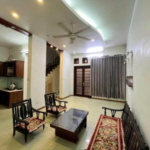 chính chủ cho thuê nhà đẹp 60m2 x 4t, 5pn, sát phố nhìn ra quốc tử giám, gần trường thpt chu văn an