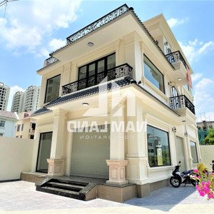 anh thức cho thuê nhà 3 tầng trống suốt có thang máy làm văn phòng góc 2 mặt tiền vỉa hè rộng