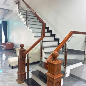 cho thuê nhà thiết kế hiện đại gần trung tâm thành phố mới bình dương