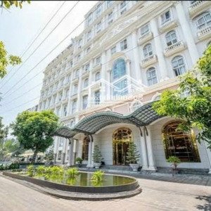 chính chủ cho thuê toà nhà k.s 4* mt nguyễn thị thập q.7 270 phòng đủ pccc giá 2 tỷ lh 