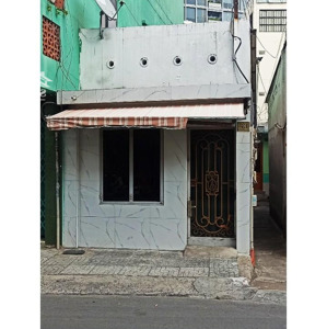 cần bán nhà mặt tiền trung tâm q.1