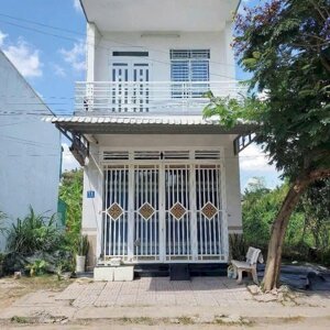 Nhà đẹp đậu ô tô thoải mái gần chợ Bà Bộ