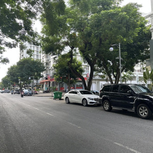 cho thuê căn biệt thự có vị trí đẹp nhất phú mỹ hưng, thời gian dài hạn, lh: 