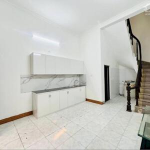 Cho thuê nhà Võ Thị Sáu, 3 tầng x 40m2, 2 ngủ, 2 vệ sinh, 9 Triệu KD onl, nhóm 5 ng, gđ...