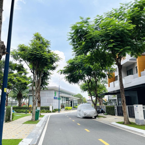 bán nhà 1 trệt 3 lầu khu vip phong phú 4 - đường 20m - giá tốt chỉ 7.4 tỷ