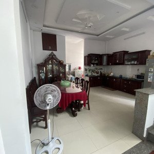 bán căn biệt thự góc 2mt đường số 28 p6, dt:6,5 x 22 3 lầu 4pn , giá : 15,1 tỷ , lh : 