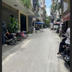 Cho thuê nhà ngõ Kim Đồng, 2.5 tầng x 35m2, 2 ngủ, 2 vệ sinh, 7.2 Triệu