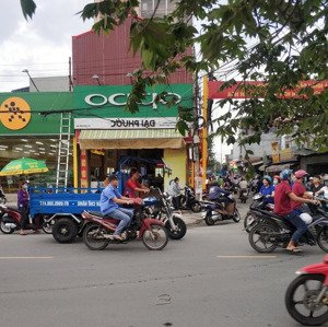 nhà mặt tiền, gần bách hoá xanh ở đường nguyễn du, 5x20m, giá 7 triệu / tháng