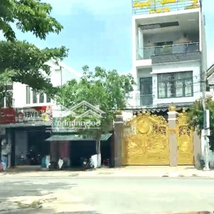 trước 200m là ql1a, bên phải là kcn, sau là bvqt đang xây. 114m2 vuông vức chị mình bán 2t hơn xí