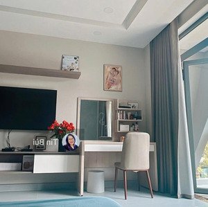 01 căn duy nhất ! nhà 4 tầng siêu đẹp, thiết kế mê ly kdc nam long đồng bộ. đối diện global