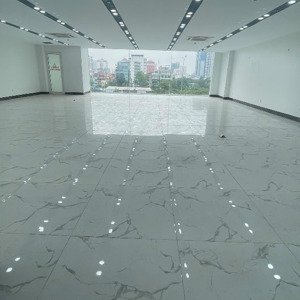 mặt phố phạm văn đồng dt 120m2 ,150m2, 160m2, 180m2 giá 30tr/th sàn vp đẹp nhất phố gần trung tâm