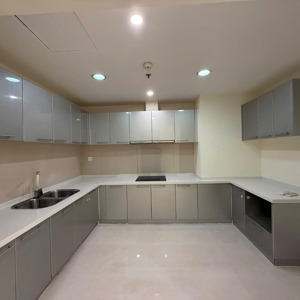 cho thuê căn hộ royal city, 26 triệu, 140m2, 3pn + 2wc, nội thất cơ bản hoặc đầy đủ đồ,giá cực chất