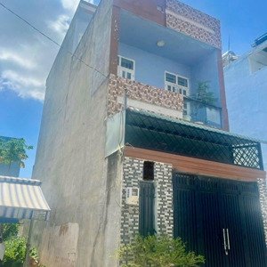 nhà 1 trệt 2 lầu ngộp bank giá chỉ 4.2 tỷ thương lượng chính chủ