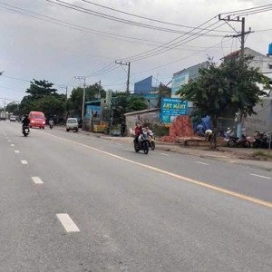 cần bán nhanh nhà xưởng mặt tiền đường bùi thị xuân tp dĩ an giá rẻ