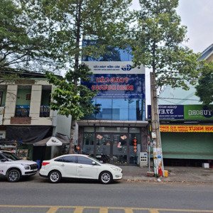 bán nhà 2 mặt tiền đường d1 phường phú hoà tp.tdm bình dương, giá 17 tỷ, đt cô hà)
