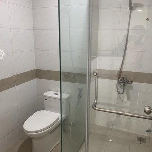 cho thuê 2pn sẵn máy lạnh tại chung cư charm city dĩ an khách thiện chí đi xem