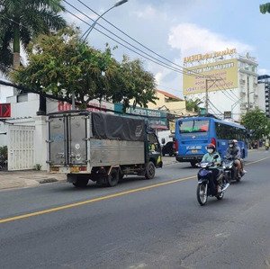nhà mặt tiền đường đặng văn bi trường thọ thủ đức 7tầng có hầm dt:565m2 giá thương lượng