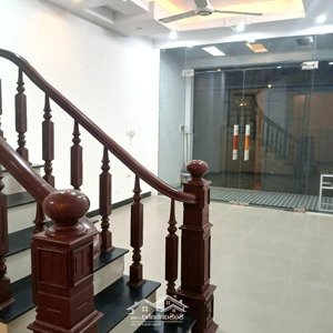 cho thuê nhà ngõ 97 trịnh công sơn, tây hồ 55 m2, 3 tầng, 4 phòng ngủ, giáp hồ tây