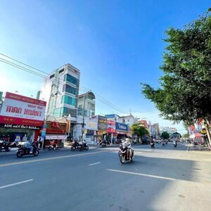 Cho thuê nhà 1 trệt 1 lững 4 lầu có thang máy góc 02 mặt tiền đường mậu thân, ninh kiều, cần thơ