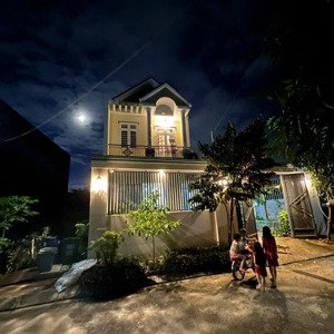 bán biệt thự hẻm 7m trung đông 7, dt: 10x18,5m. trệt lầu. gara ôtô, sân vườn.