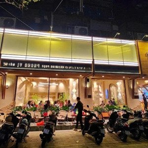 cho thuê nhà mặt phố tại giảng võ diện tích: 220m2, mặt tiền rộng 20m, giá cực chất