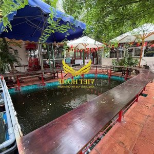 mb sân vườn thảo điền 200m2 giá 40tr/tháng