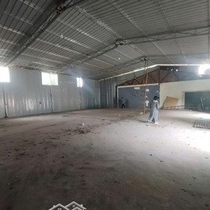 cho thuê kho đường phúc diễn, nam từ liêm, hn. dt 320m2, cao 6m, mt 20m. có điện 3fa. giá 23tr/th
