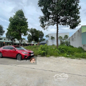 ngộp ngân hàng lô 300m2 full thổ cách công viên eco 5p, mt ql 13 rẻ vào 300m, đường nhựa thông 8m