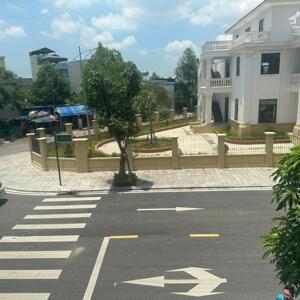 BÁN BIỆT THỰ 3 TẦNG NGAY ỦY BAN TỈNH CHỈ TỪ 3 TỶ NHẬN NHÀ NGAY