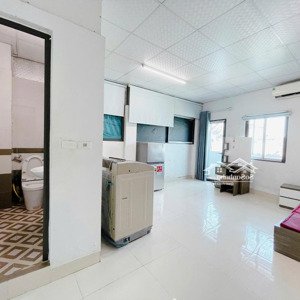 phòng studio 35m2 full đồ cả máy giặt phố dịch vọng hậu, chỉ 4tr8