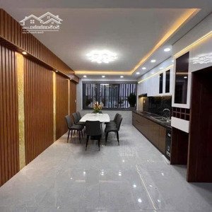 cho thuê nhà nguyên căn thang máy riêng vị trí trung tâm gò vấp