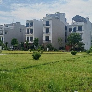 chính chủ bán lô big c bắc giang view vườn hoa lớn nhất 90m2 không vướng gì 8,25 tỷ có tl