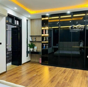 trung tâm cầu giấy nhà đẹp dân xây ngõ ba gác sổ đỏ hoa khôi giá chào 9,1 tỷ