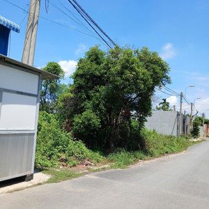 giảm sốc ngộp 2 tỷ tỷ đất ngang 14 mét chưa qua đầu tư có vỉa hè sân vườn rộng lớn view kênh