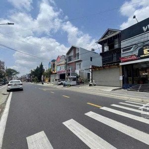 nhà đẹp mặt tiền đường hai bà trưng hướng đông nam