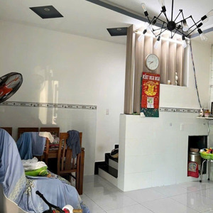 nhà trệt lầu lái thiêu. đối diện khu dân cư an phát đường 3/2. gần nguyễn trãi. lái thêu