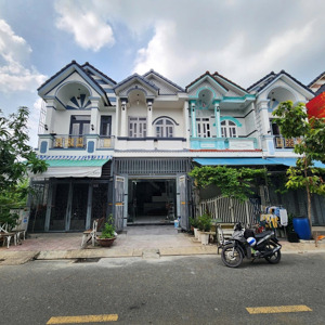 bán nhà trệt lầu rẻ nhất kdc, gần ngã 4 miếu ông cù, 3tỷ150