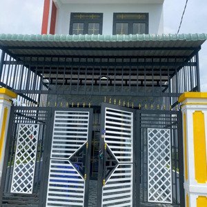 em cần bán nhà gần khu công nghiệp cầu tràm. giá 2tỷ còn thương lượng thiện chí giảm mạnh