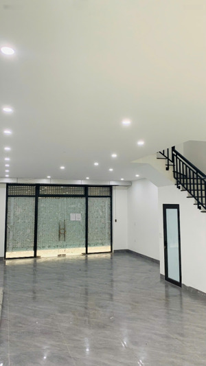cho thuê shopshose 2 mặt tiền có thể kinh doanh hoặc làm văn phòng
