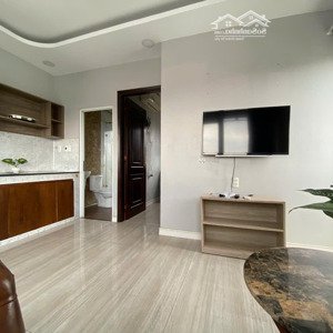còn suy nhất 1 phòng studio 1 phòng ngủ-rộng 40-full nội thất-nhiều cửa sổ- 19 tân thuận tây
