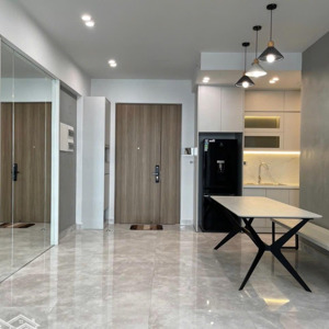 bán căn hộ midtown 2pn nhà đẹp view đài phụ nước giá tốt nhất thị trường 8tỷ150. lh lan 