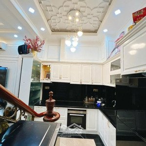 khu vip q4 - mt đường số 6m. nhà 5 tầng btct đẹp lung linh. chỉ hơn 11 tỷ còn tl