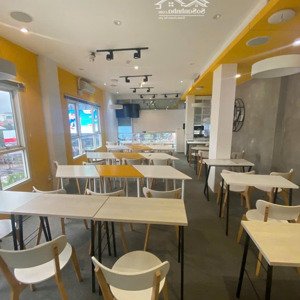 mặt bằng mặt tiền 44 nguyễn huệ, phường bến nghé, quận 1 - dt 5x14m, có thang máy, giá rẻ 40triệu