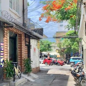 bán căn hai bà trưng nha trang đường 4m giá 2 tỷ 8