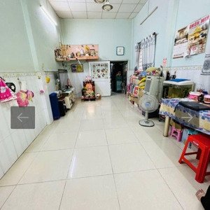 nhà ngay vòng xoay lê đại hành, sát mặt tiền bình thới.