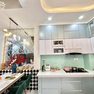 nhà 3 tầng siêu vip võ văn ngân hẻm xe hơi thông ,dt 50m2 giá nhỉnh 5 tỷ